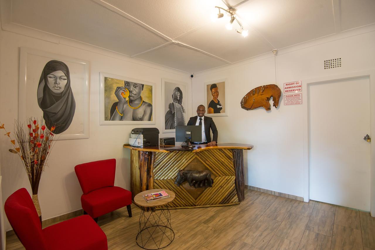Amadwala Lodge Roodepoort Buitenkant foto
